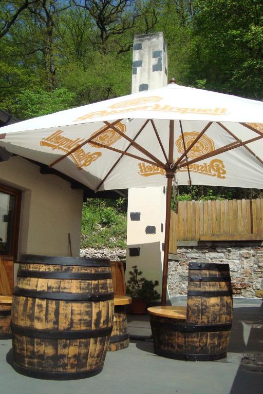 Restaurant A Penzion Pod Draci Skalou Karlstejn ห้อง รูปภาพ